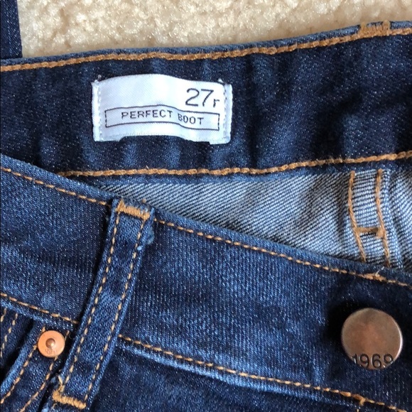 NWOT Gap Perfect Boot jeans - Picture 2 of 5